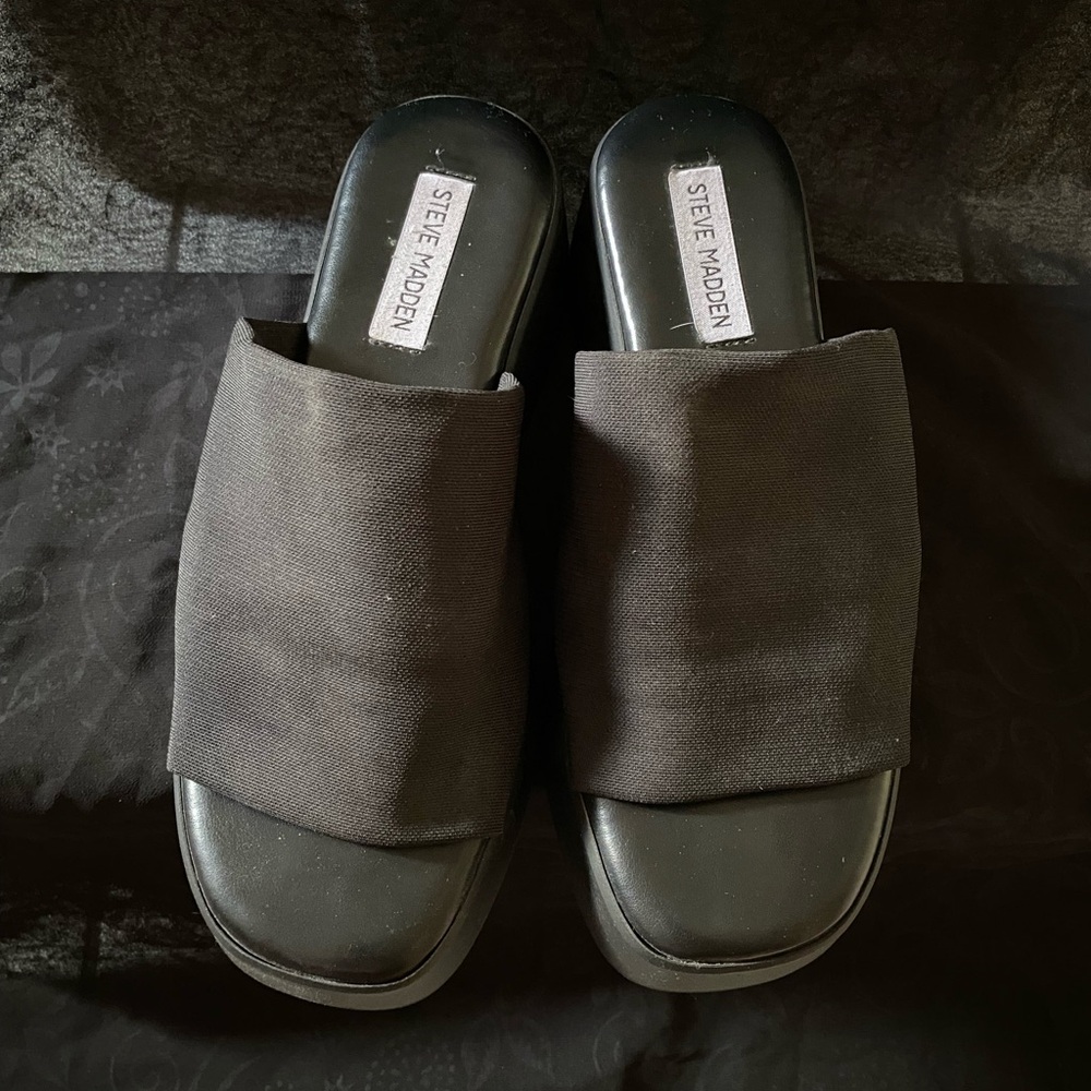 Steve Madden Black Platform Slides